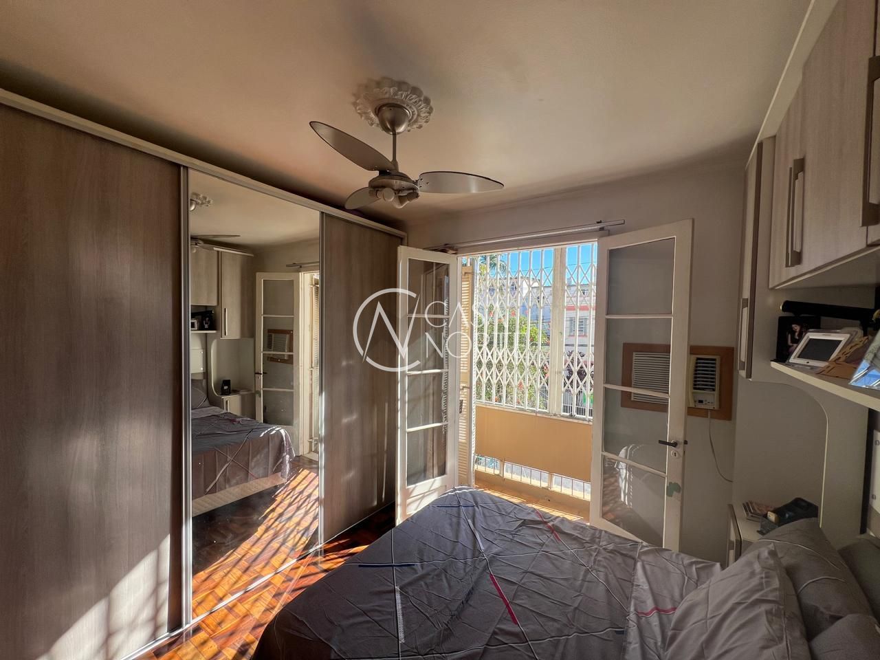 Apartamento à venda com 2 quartos, 48m², Rua Doutor Voltaire Pires no bairro Santo Antônio em Porto Alegre