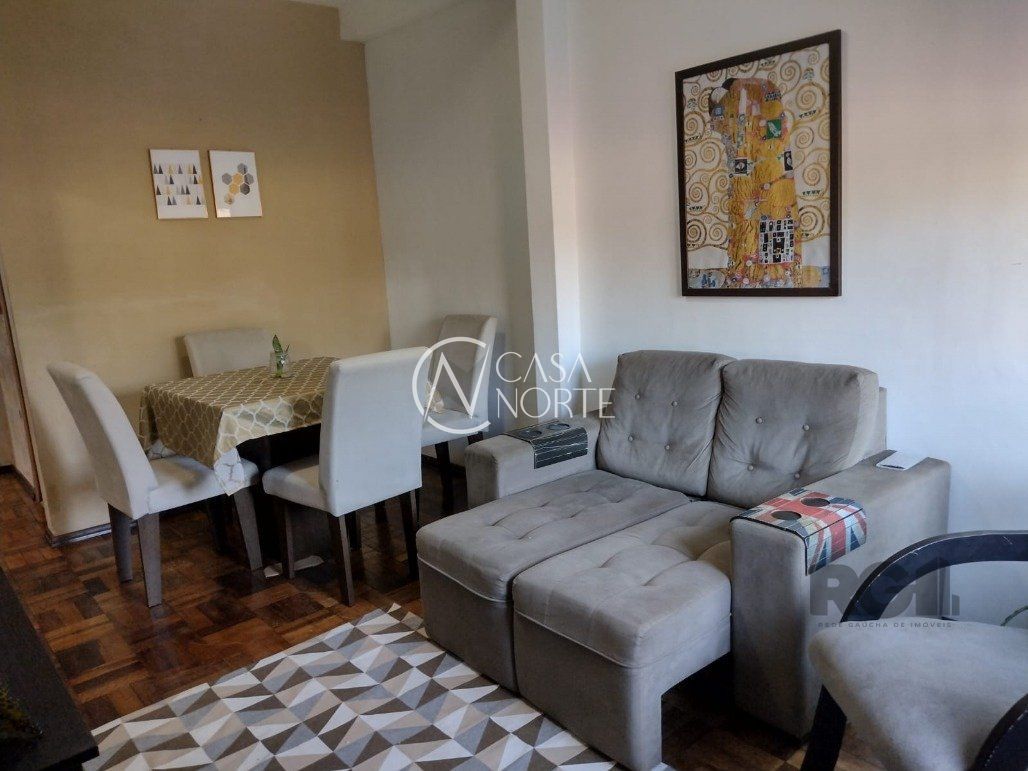 Casa à venda com 4 quartos, 120m², 2 vagas, Rua Doutor Carlos Niederauer Hofmeister no bairro Restinga em Porto Alegre