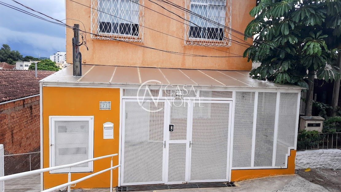 Casa à venda com 3 quartos, 314m², 3 vagas, Travessa Caridade no bairro Medianeira em Porto Alegre