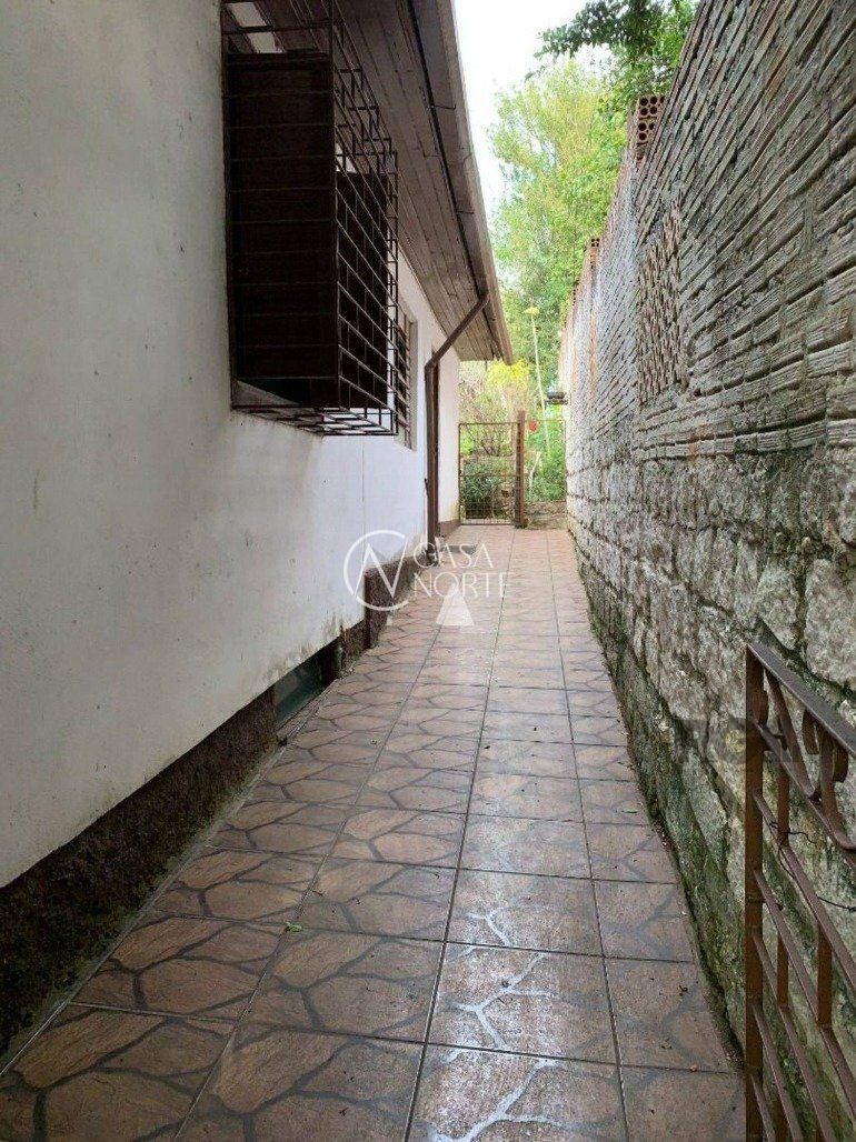 Geminado à venda com 3 quartos, 12m², 2 vagas, Avenida Belem Velho no bairro Vila Nova em Porto Alegre