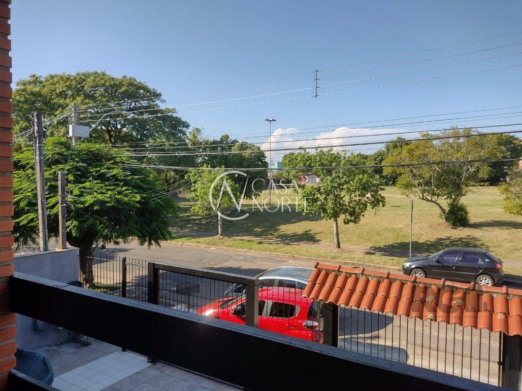 Casa à venda com 4 quartos, 120m², 2 vagas, Rua Doutor Carlos Niederauer Hofmeister no bairro Restinga em Porto Alegre