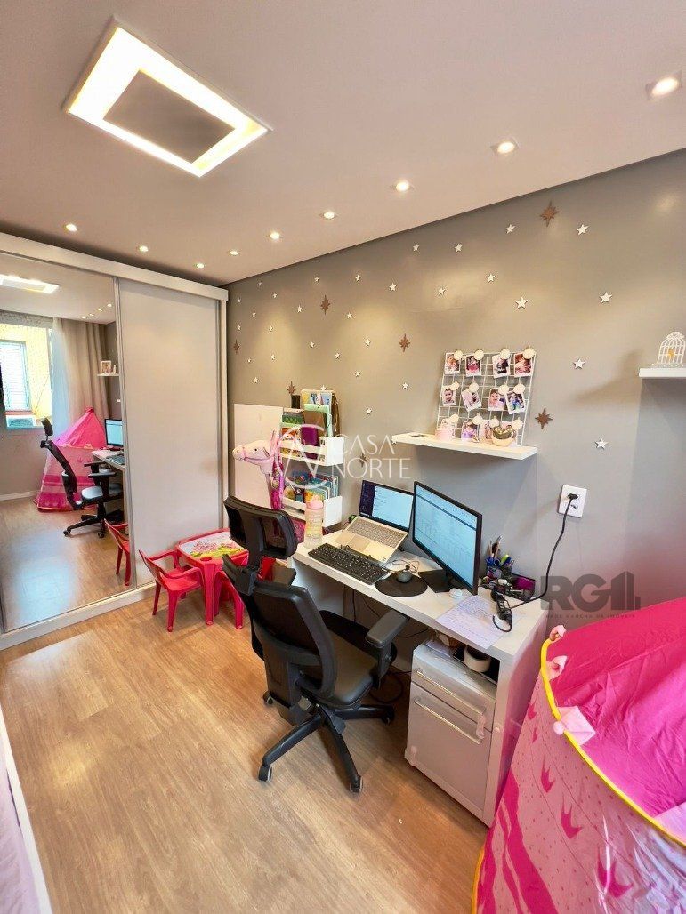 Apartamento à venda com 3 quartos, 75m², Rua Eurico Lara no bairro Medianeira em Porto Alegre