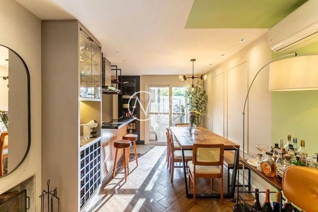 Casa de Condomínio à venda com 3 quartos, 120m², 1 suíte, 2 vagas, João Salomoni no bairro Vila Nova em Porto Alegre