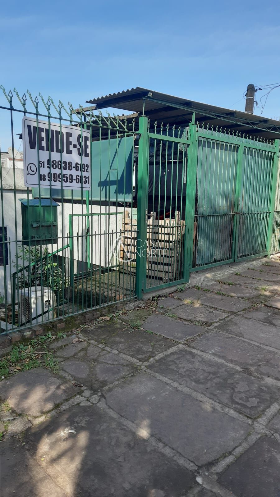 Terreno à venda  com 196m², Rua Caldre e Fião no bairro Santo Antônio em Porto Alegre