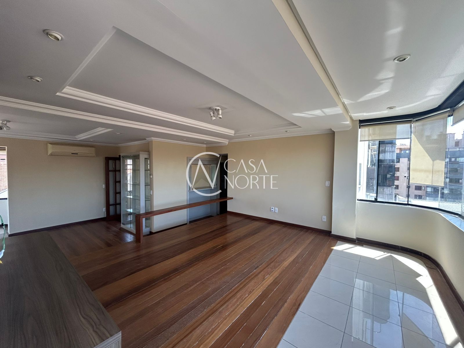 Apartamento à venda com 4 quartos, 172m², 1 suíte, 2 vagas, Travessa Borneo no bairro Jardim Lindóia em Porto Alegre