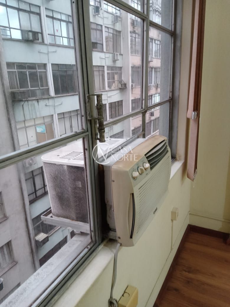 Sala Comercial à venda com 1 quarto, 17m², Rua Vigário José Inácio no bairro Centro Histórico em Porto Alegre