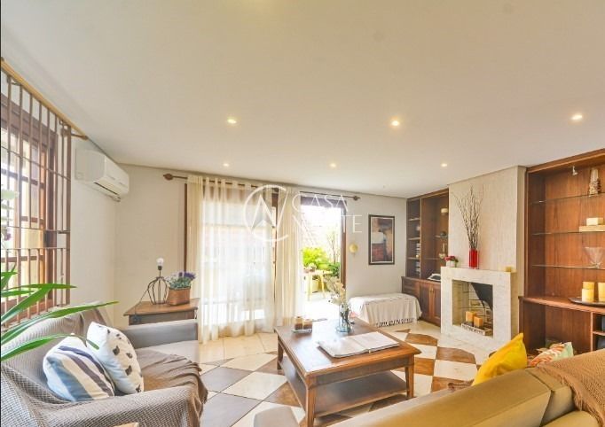 Casa à venda com 3 quartos, 210m², 1 suíte, 3 vagas, Rua Edgar Luiz Schneider no bairro Jardim Isabel em Porto Alegre