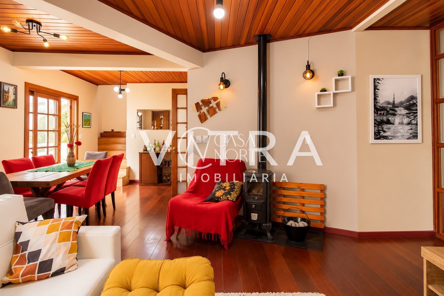 Casa à venda com 3 quartos, 164m², 1 suíte, 1 vaga, Rua Antônio João Brugnera no bairro Santa Tereza em Porto Alegre