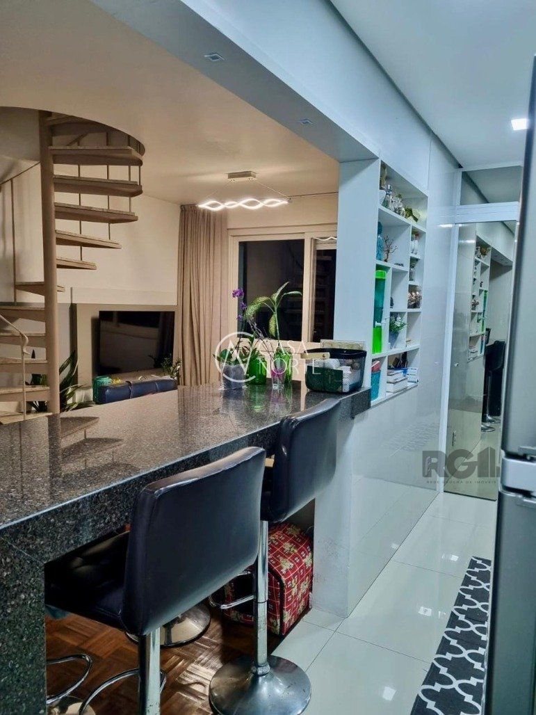 Cobertura à venda com 2 quartos, 122m², Rua Ernesto Alves no bairro Floresta em Porto Alegre