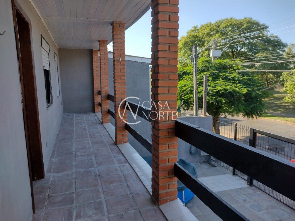 Casa à venda com 4 quartos, 120m², 2 vagas, Rua Doutor Carlos Niederauer Hofmeister no bairro Restinga em Porto Alegre