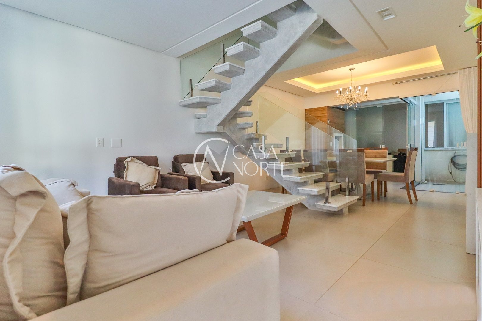 Casa de Condomínio à venda com 4 quartos, 230m², 4 suítes, 2 vagas, Rua Intendente Alfredo Azevedo no bairro Glória em Porto Alegre