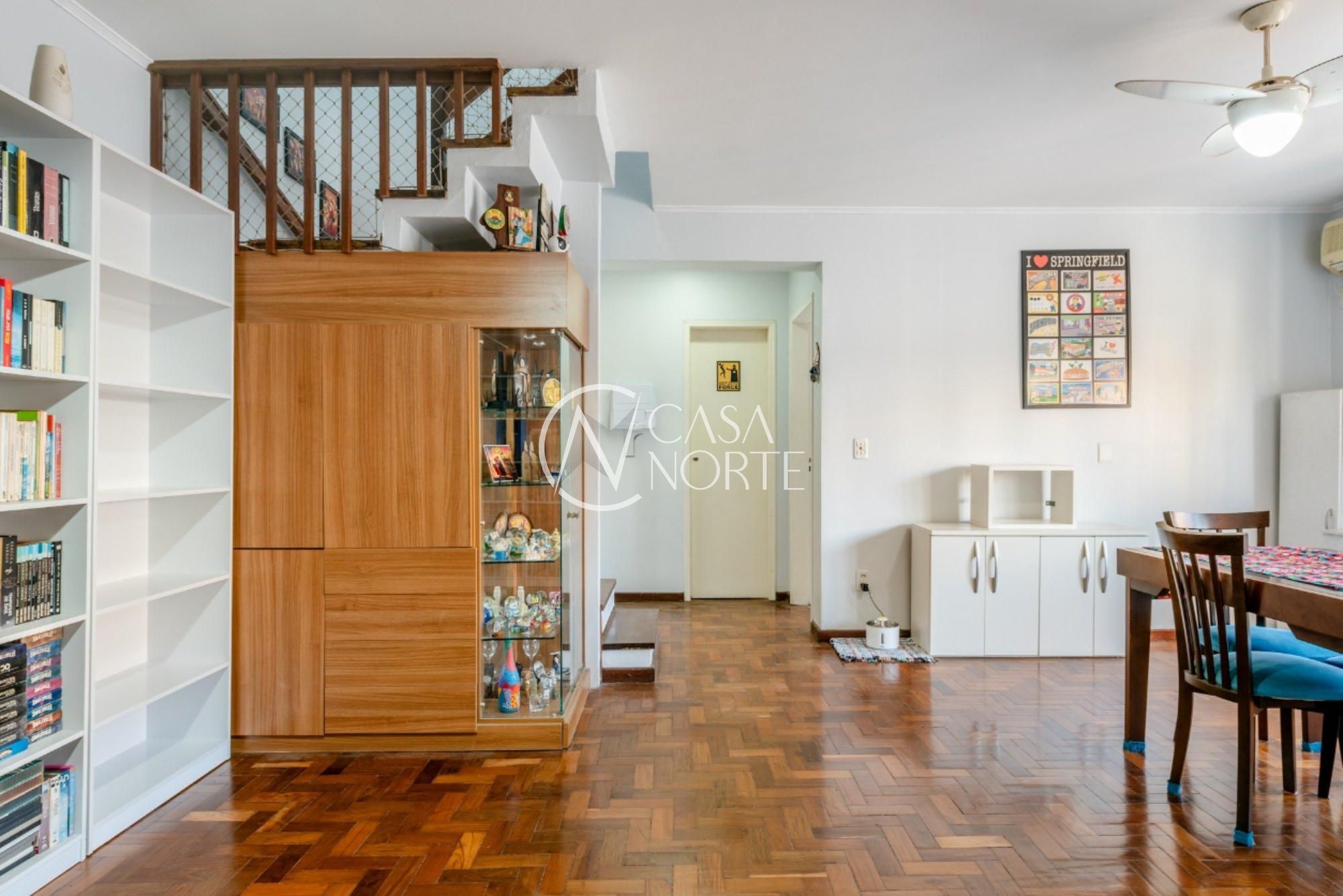 Cobertura à venda com 3 quartos, 197m², 1 suíte, 2 vagas, Rua Silva Só no bairro Santa Cecília em Porto Alegre