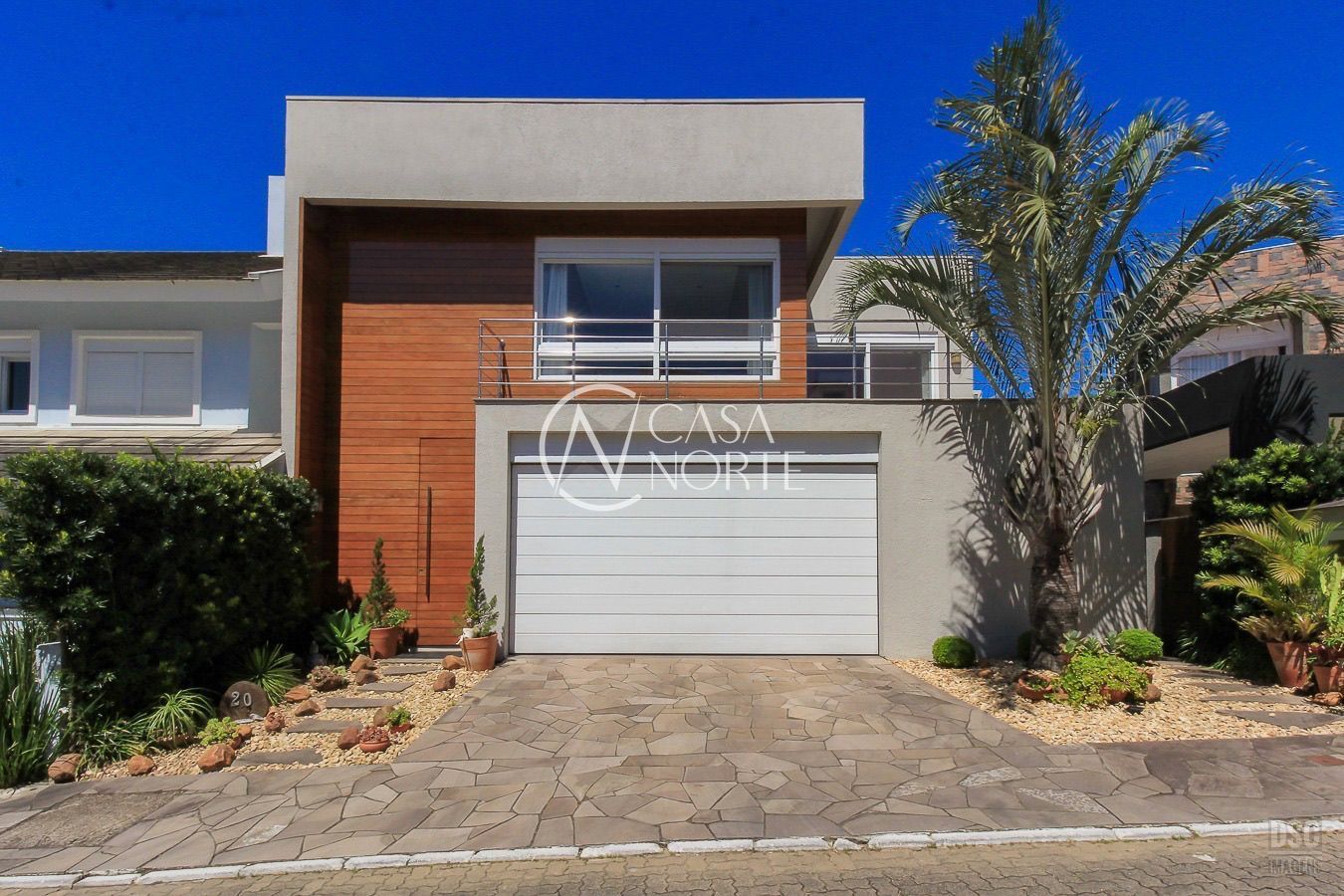 Casa de Condomínio à venda com 4 quartos, 353m², 2 suítes, 2 vagas, Rua Francisco Solano Borges no bairro Hípica em Porto Alegre