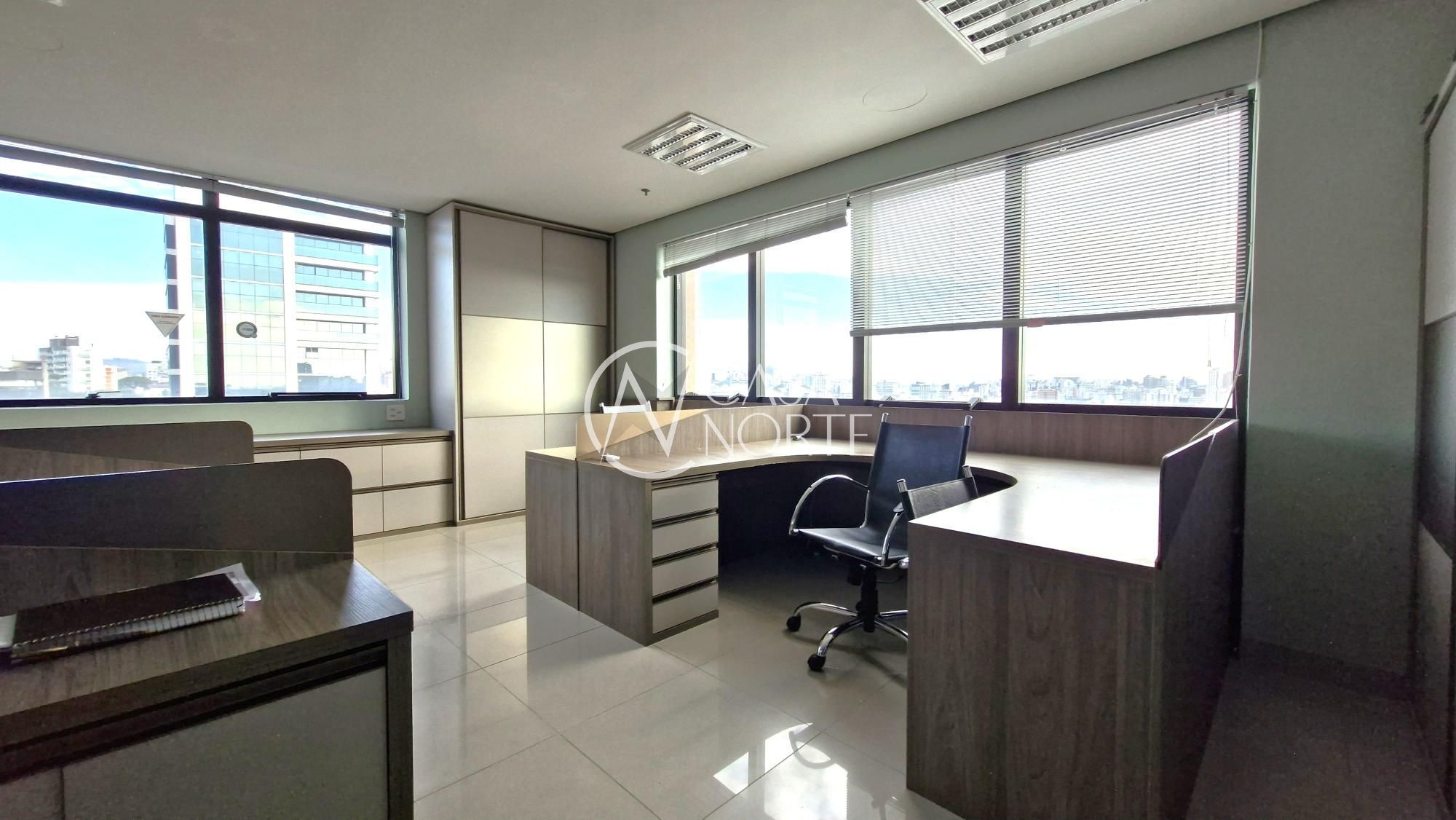Sala Comercial à venda com 1 quarto, 39m², 1 vaga, Avenida Augusto Meyer no bairro Auxiliadora em Porto Alegre