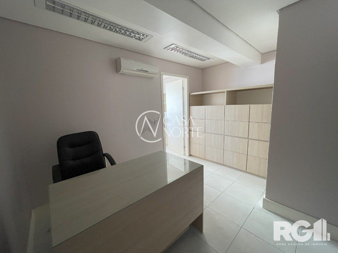 Sala Comercial à venda , 45m², 1 vaga, Avenida Bento Gonçalves no bairro Partenon em Porto Alegre