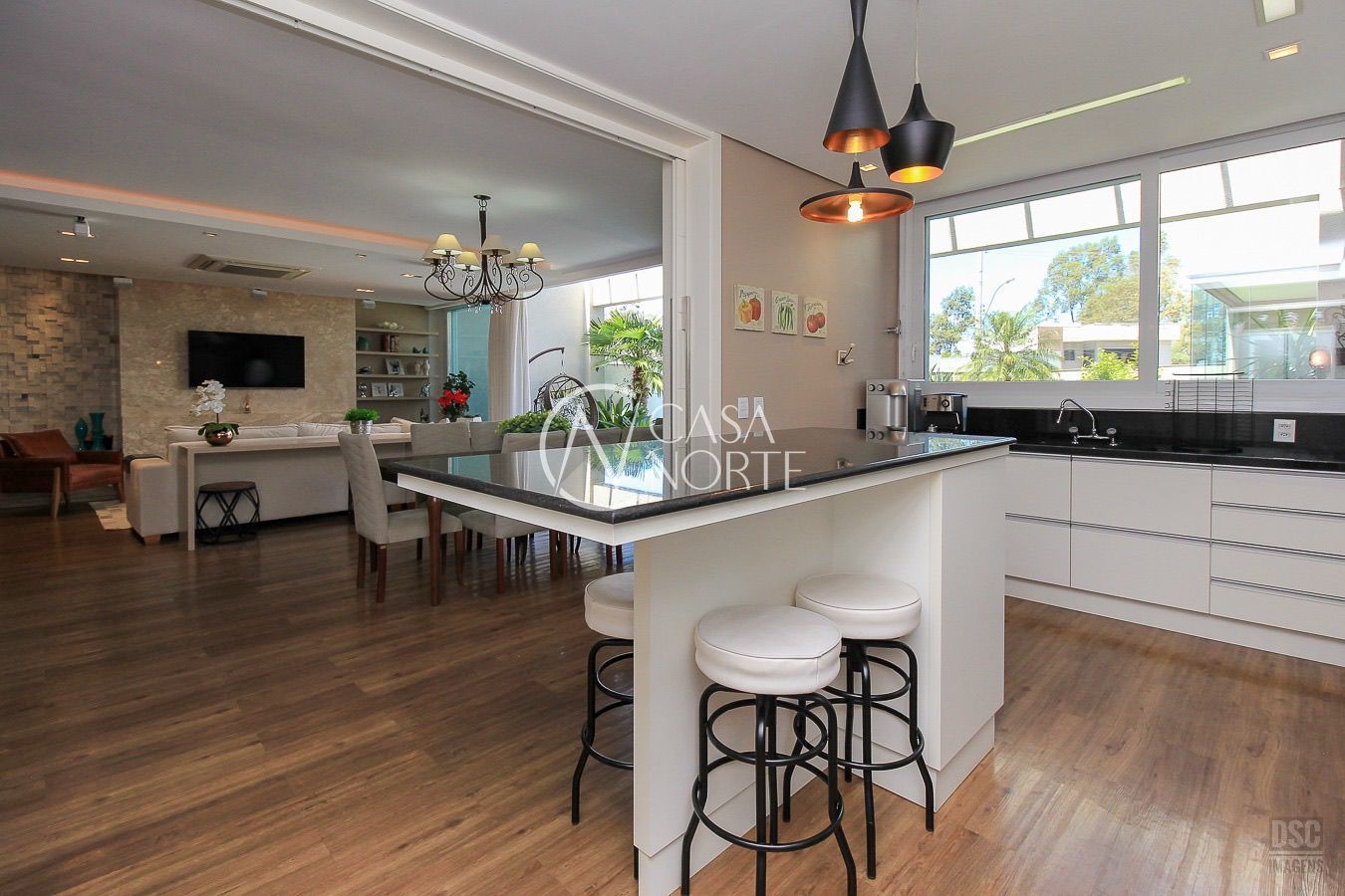 Casa de Condomínio à venda com 4 quartos, 353m², 2 suítes, 2 vagas, Rua Francisco Solano Borges no bairro Hípica em Porto Alegre