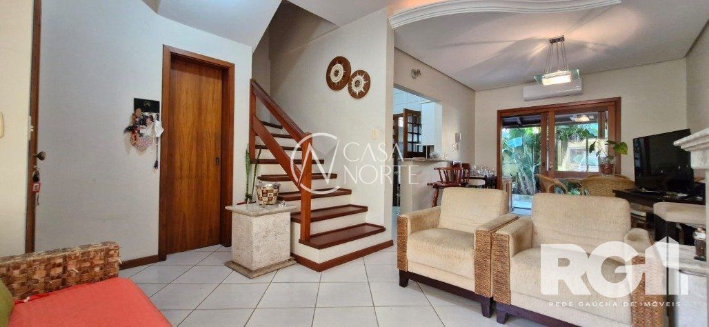 Casa de Condomínio à venda com 3 quartos, 160m², 1 suíte, 2 vagas, Avenida Eduardo Prado no bairro Cavalhada em Porto Alegre