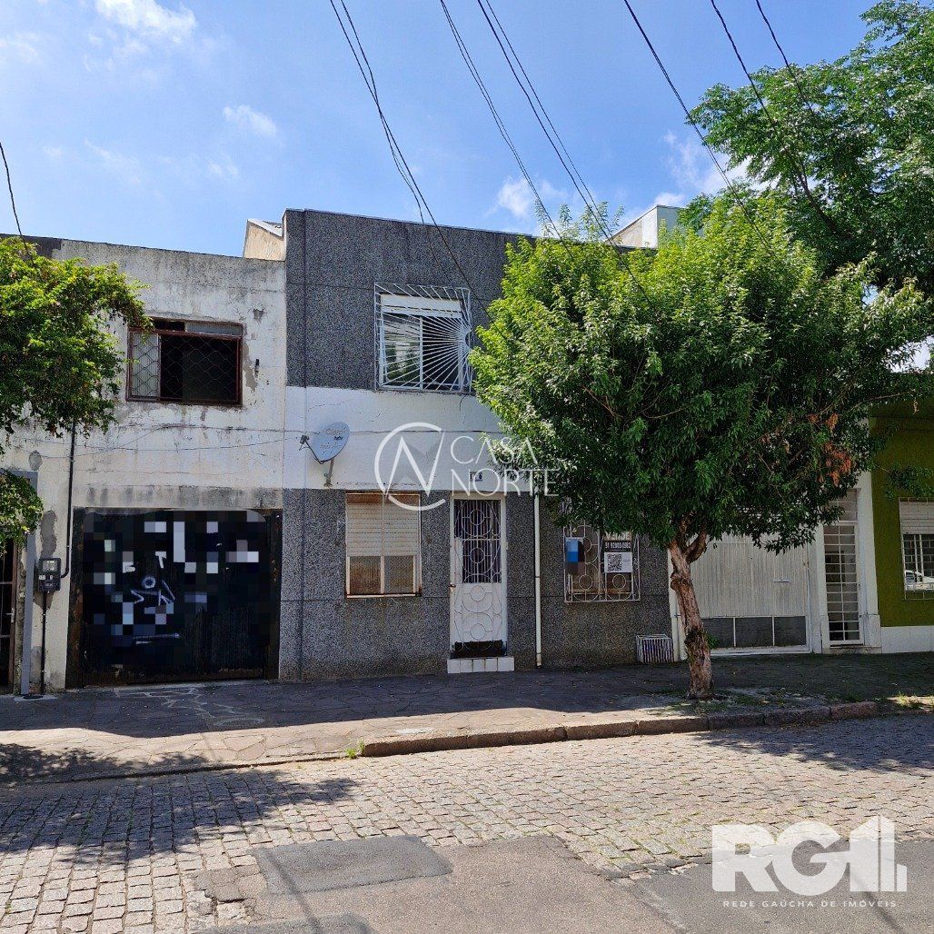 Casa à venda com 4 quartos, 152m², 1 suíte, Rua Nunes Machado no bairro Azenha em Porto Alegre