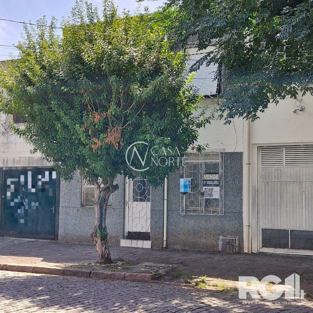 Casa à venda com 4 quartos, 152m², 1 suíte, Rua Nunes Machado no bairro Azenha em Porto Alegre