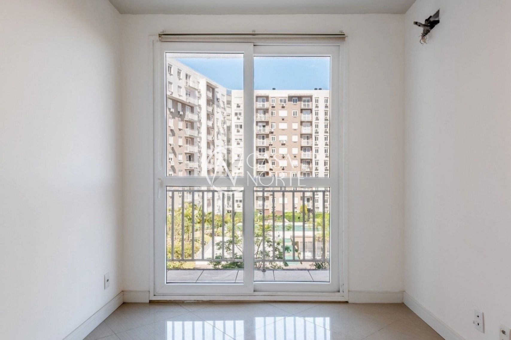 Apartamento à venda com 2 quartos, 56m², 1 suíte, 1 vaga, Rua Doutor Carlos Renato Rua Fonseca no bairro Jardim Sabará em Porto Alegre