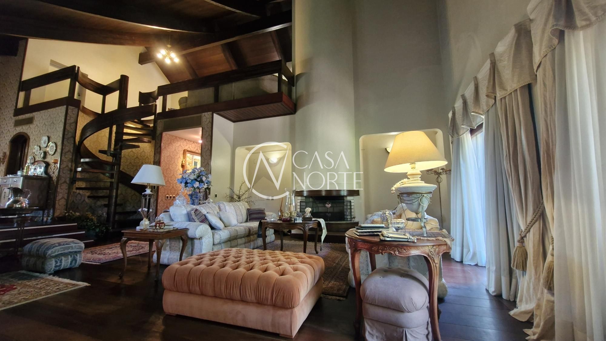 Casa de Condomínio à venda com 3 quartos, 498m², 1 suíte, 6 vagas, Avenida da Cavalhada no bairro Cavalhada em Porto Alegre