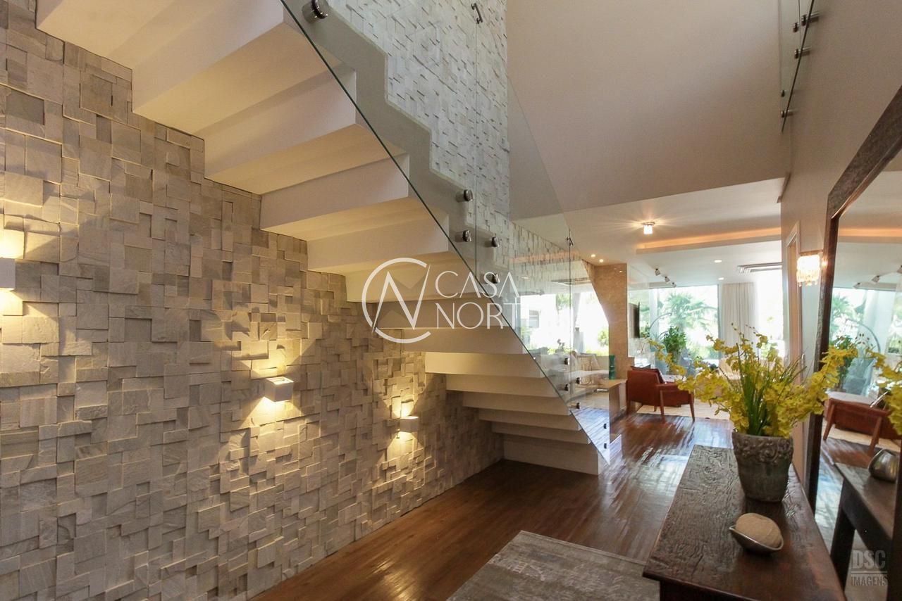 Casa de Condomínio à venda com 4 quartos, 353m², 2 suítes, 2 vagas, Rua Francisco Solano Borges no bairro Hípica em Porto Alegre