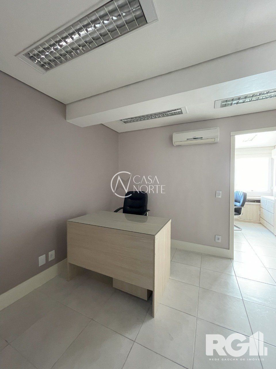 Sala Comercial à venda , 45m², 1 vaga, Avenida Bento Gonçalves no bairro Partenon em Porto Alegre