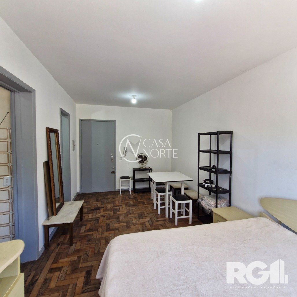 Kitnet à venda , 28m², Rua Bento de Amaral no bairro Partenon em Porto Alegre
