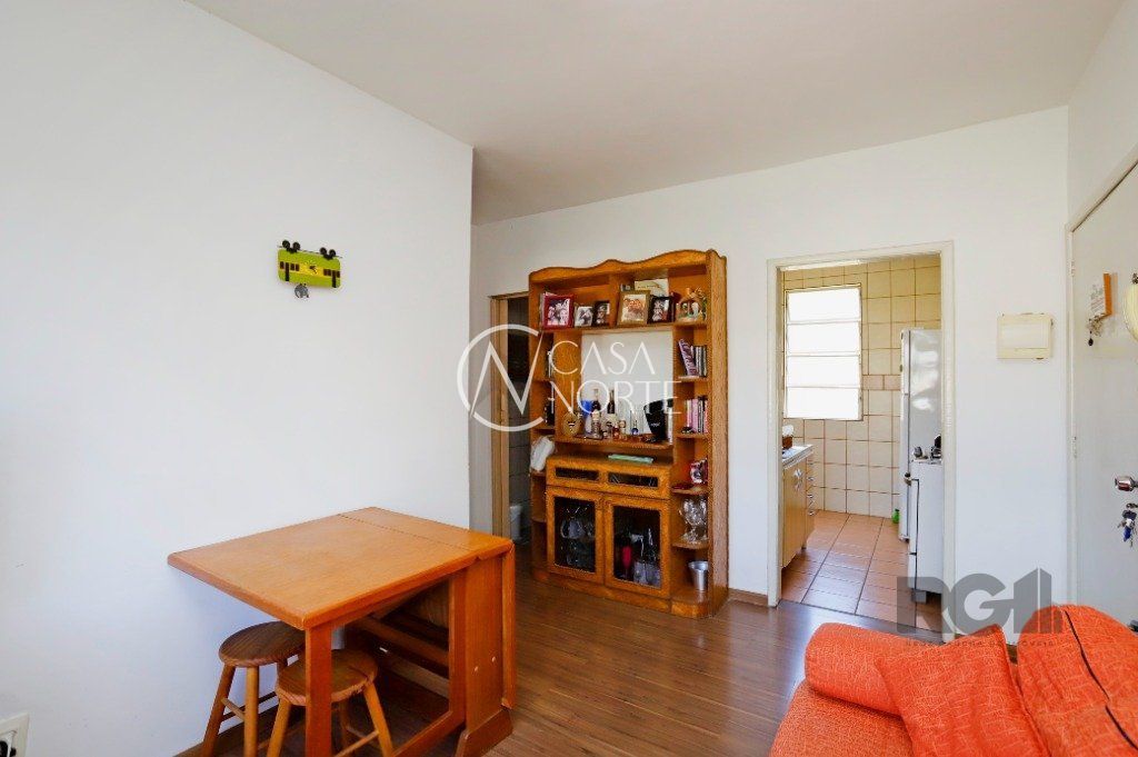 Apartamento à venda com 2 quartos, 47m², 1 vaga, Rua Roque Calage no bairro Passo da Areia em Porto Alegre