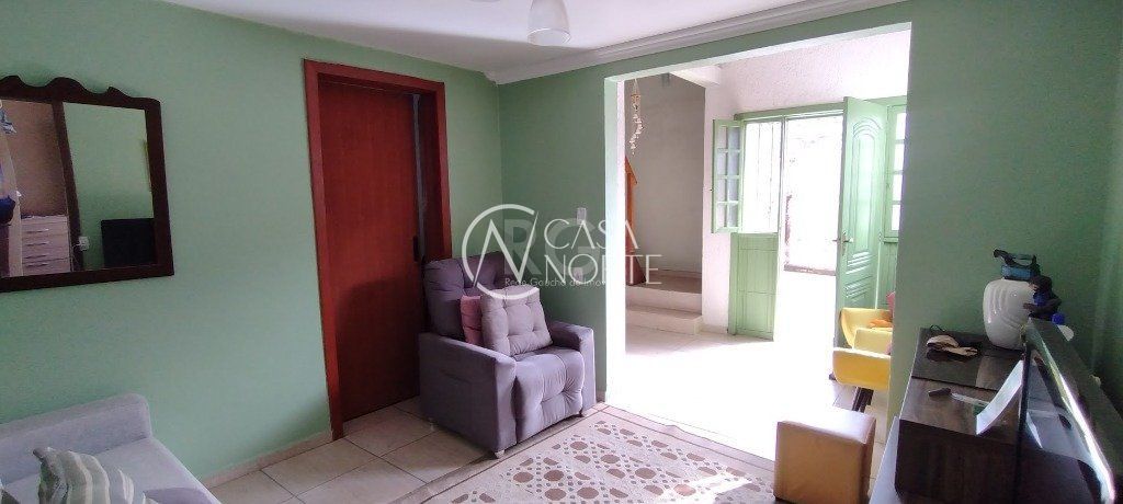 Casa à venda com 3 quartos, 162m², 1 suíte, 3 vagas, Rua Capitao Pedro Werlang no bairro Partenon em Porto Alegre
