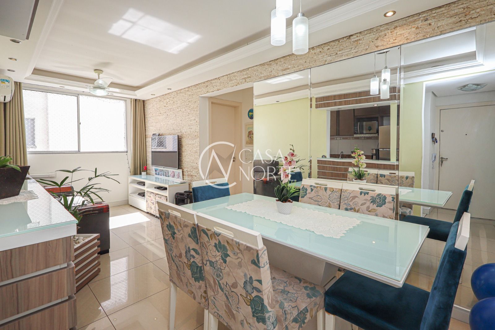 Apartamento à venda com 2 quartos, 48m², 1 vaga, Rua Tenente Ary Tarrago no bairro Jardim Itu em Porto Alegre