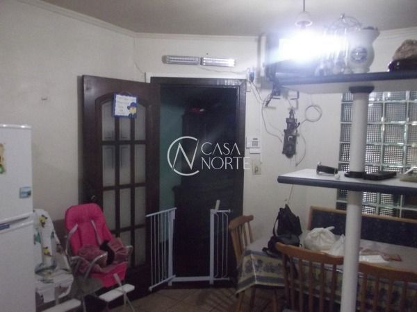 Casa à venda com 3 quartos, 200m², Rua General Gomes Carneiro no bairro Medianeira em Porto Alegre