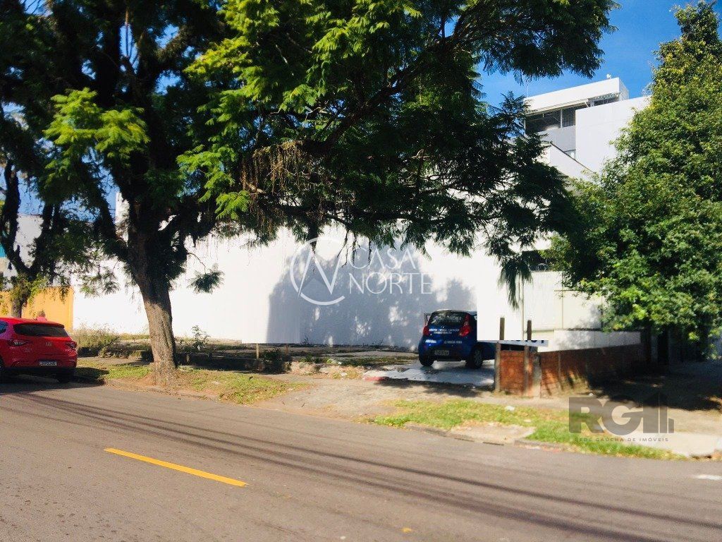 Terreno à venda  com 281m², Rua Piaui no bairro Santa Maria Goretti em Porto Alegre
