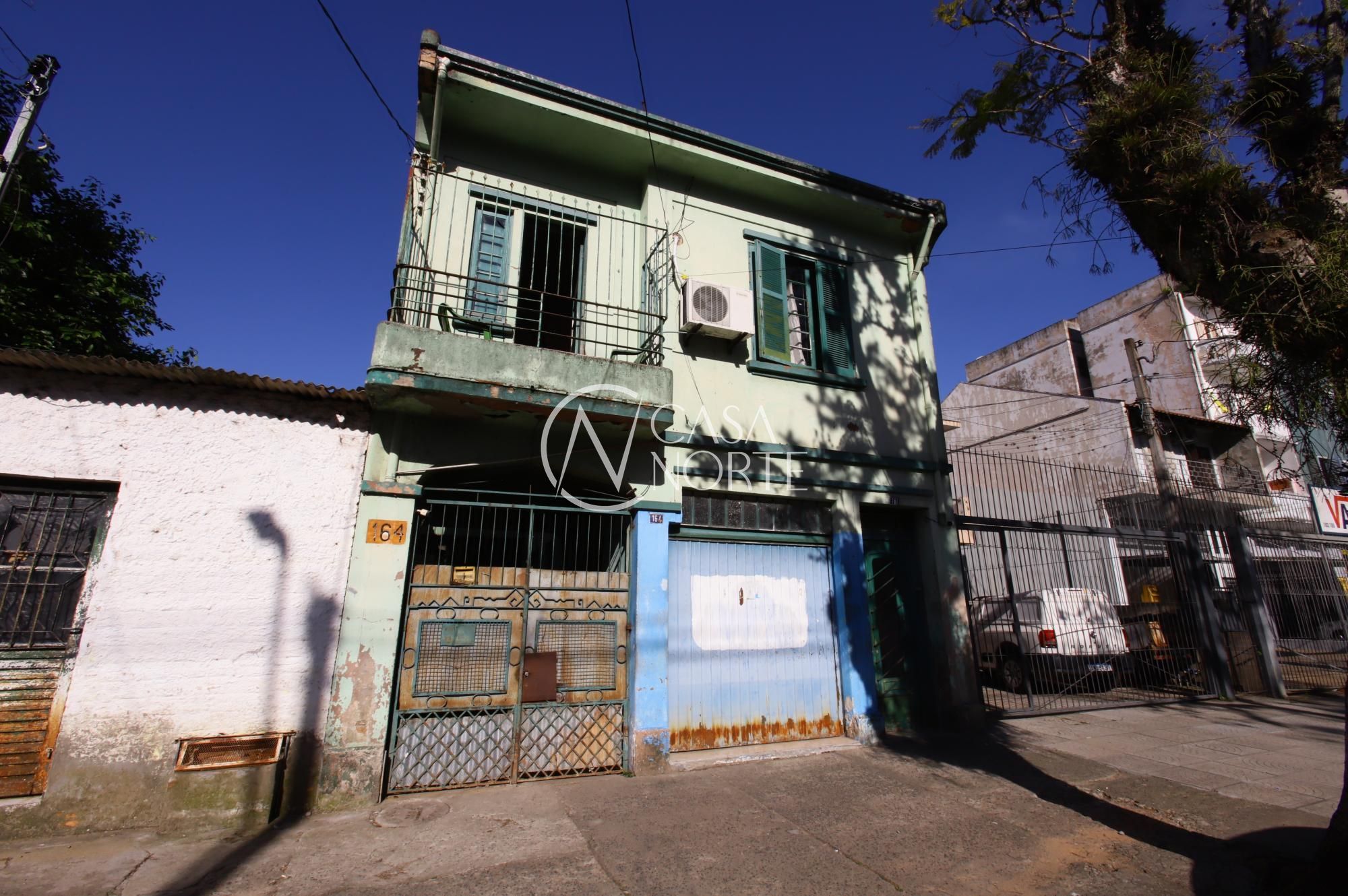 Casa à venda com 11 quartos, 185m², Rua Félix da Cunha no bairro Floresta em Porto Alegre