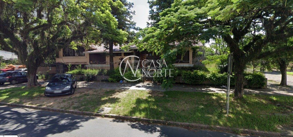 Casa à venda com 4 quartos, 400m², 1 suíte, 4 vagas, Avenida Montreal no bairro Jardim Lindóia em Porto Alegre
