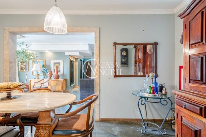 Apartamento à venda com 3 quartos, 121m², 1 suíte, 1 vaga, Rua Quintino Bocaiúva no bairro Moinhos de Vento em Porto Alegre