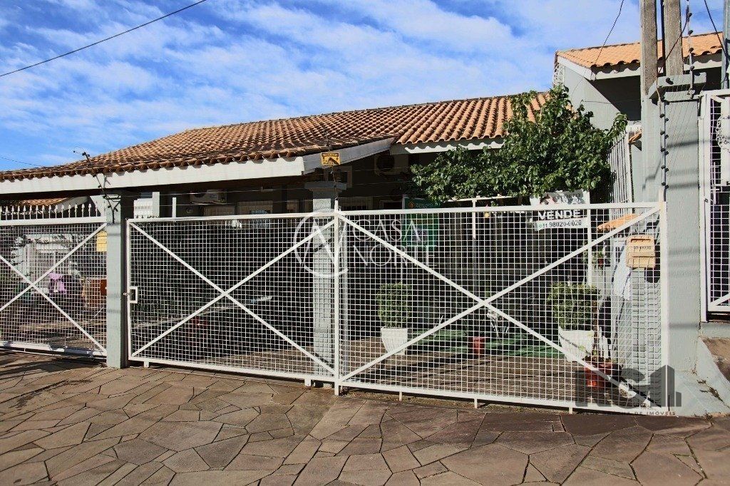 Casa à venda com 3 quartos, 70m², 2 vagas, Rua Professora Ziláh Totta no bairro Jardim Leopoldina em Porto Alegre