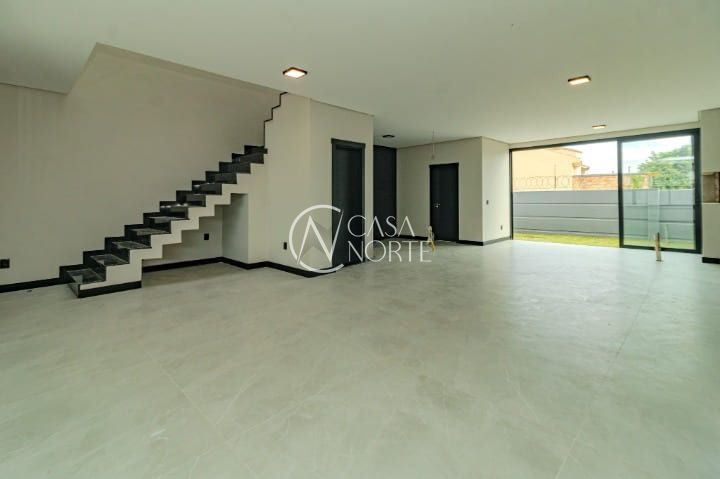 Casa de Condomínio à venda com 3 quartos, 157m², 3 suítes, 3 vagas, Rua Théo Benevenuto no bairro Sarandi em Porto Alegre