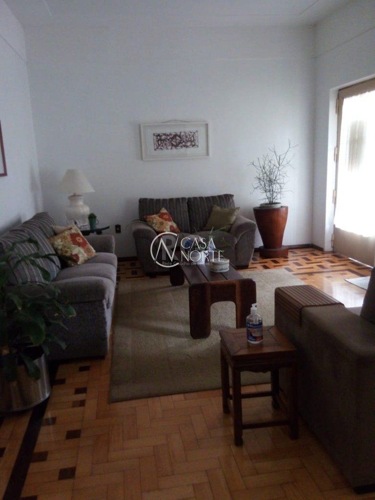 Casa à venda com 3 quartos, 150m², 2 vagas, Praça Princesa Isabel no bairro Azenha em Porto Alegre