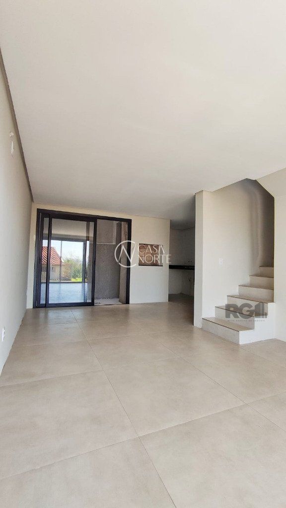 Sobrado à venda com 2 quartos, 76m², 2 suítes, 1 vaga, Rua Ana Abruzzi no bairro Mário Quintana em Porto Alegre