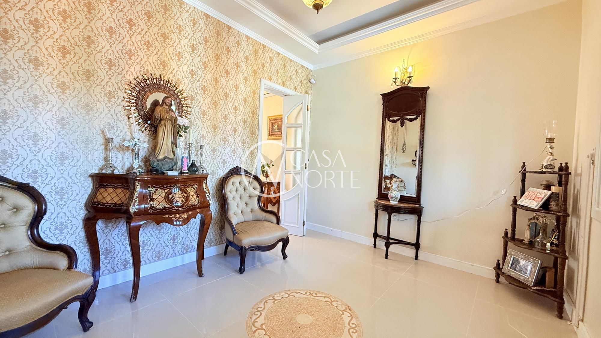 Casa à venda com 3 quartos, 280m², 1 suíte, 4 vagas, Avenida Guaíba no bairro Vila Assunção em Porto Alegre