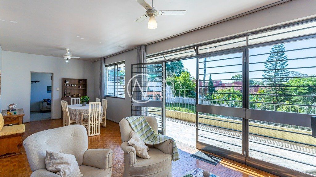 Casa à venda com 5 quartos, 500m², 1 suíte, 5 vagas, Rua Correa Lima no bairro Santa Tereza em Porto Alegre