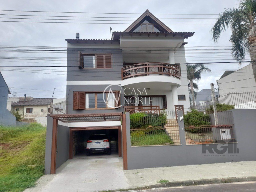 Casa de Condomínio à venda com 2 quartos, 237m², 1 suíte, 2 vagas, Rua Antônio Delapieve no bairro Mário Quintana em Porto Alegre