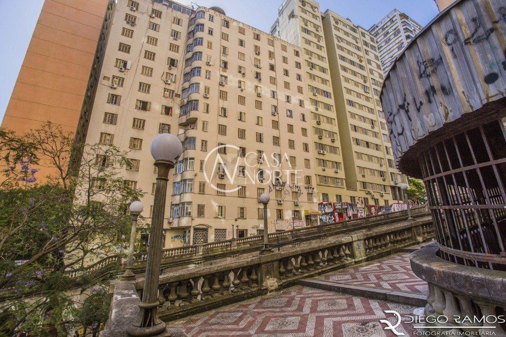 Apartamento à venda com 3 quartos, 92m², Avenida Borges de Medeiros no bairro Centro Histórico em Porto Alegre