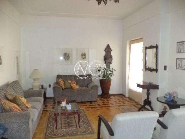 Casa à venda com 3 quartos, 150m², 2 vagas, Praça Princesa Isabel no bairro Azenha em Porto Alegre