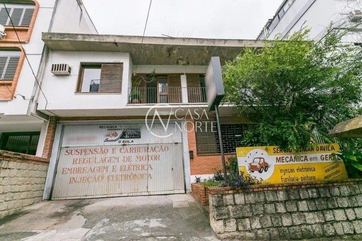Casa à venda com 4 quartos, 290m², 1 suíte, 10 vagas, Avenida Mariland - de 852 a 1100 - Lado Par no bairro Auxiliadora em Porto Alegre