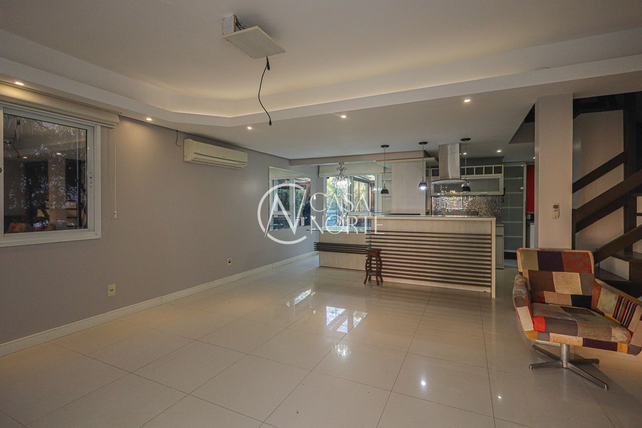 Casa de Condomínio à venda com 3 quartos, 216m², 1 suíte, 3 vagas, Rua Adão Gregory no bairro Mário Quintana em Porto Alegre