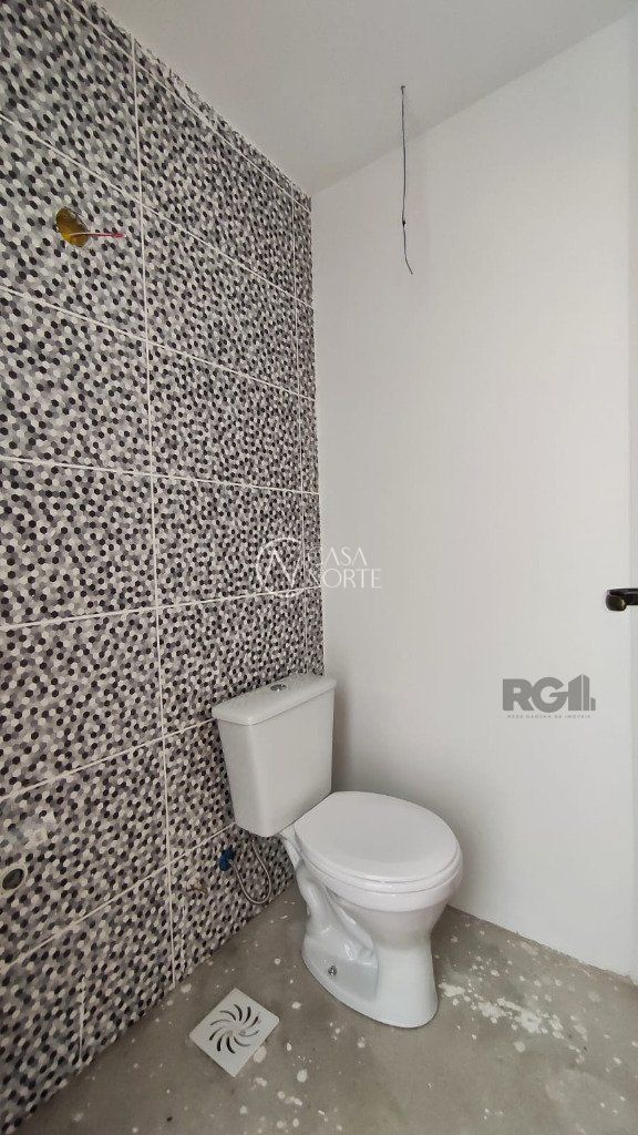 Sobrado à venda com 2 quartos, 106m², 1 suíte, 2 vagas, Rua Doutor Paulino Guerra no bairro Jardim Itu em Porto Alegre