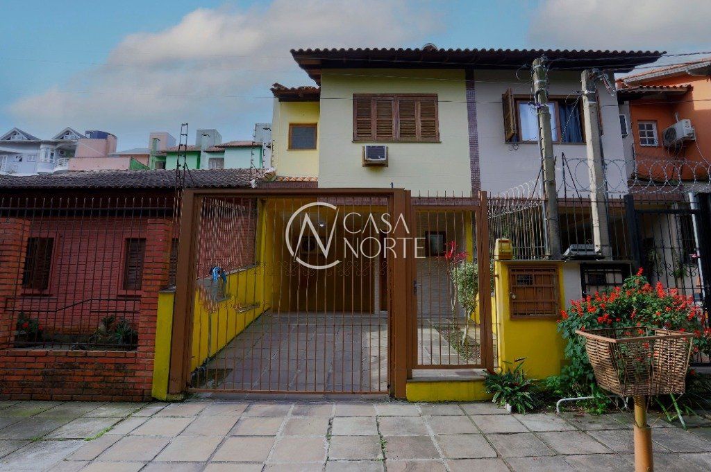 Casa à venda com 3 quartos, 163m², 1 suíte, 1 vaga, Rua Abdo Jorge Curi no bairro Parque Santa Fé em Porto Alegre