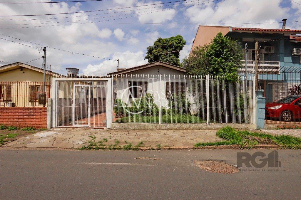 Casa à venda com 3 quartos, 128m², 1 suíte, 2 vagas, Rua Lila Ripoll no bairro Sarandi em Porto Alegre